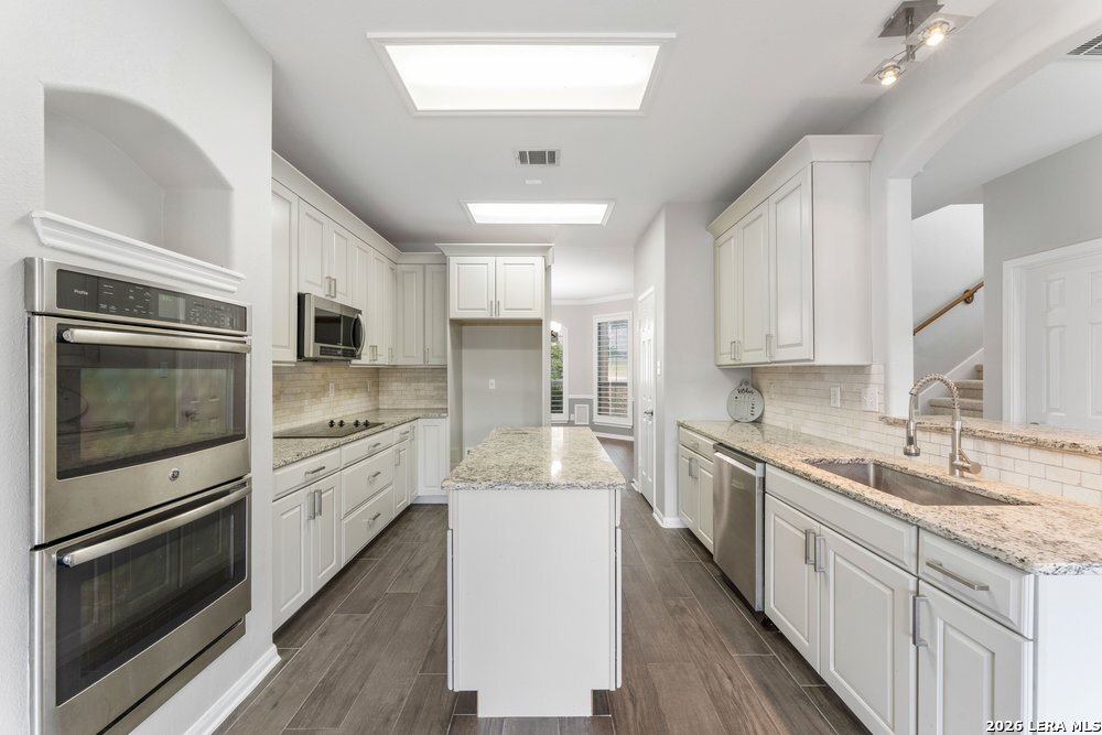 6519 Grove Creek