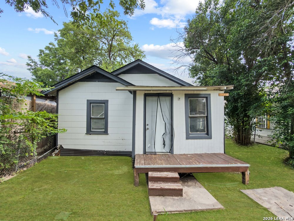 2407 San Fernando