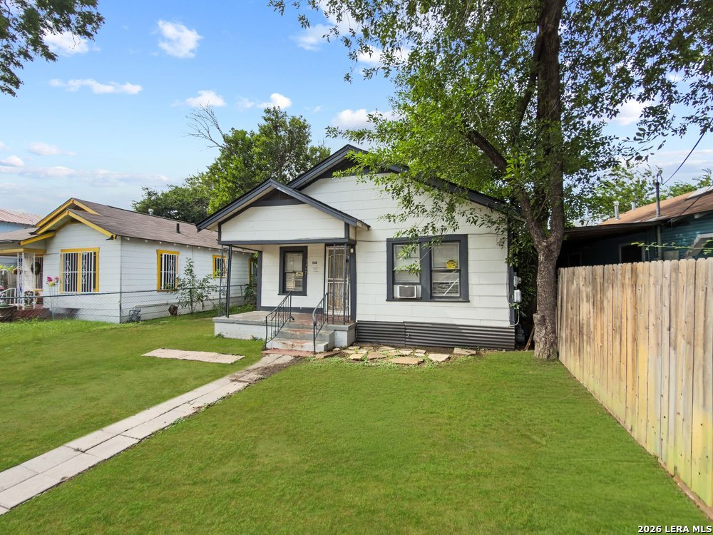 2407 San Fernando