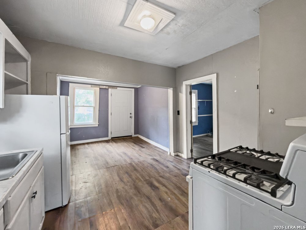 2407 San Fernando