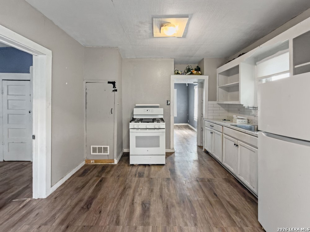 2407 San Fernando