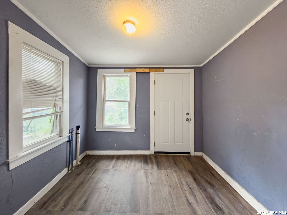 2407 San Fernando