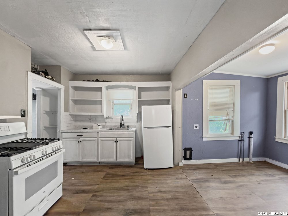 2407 San Fernando
