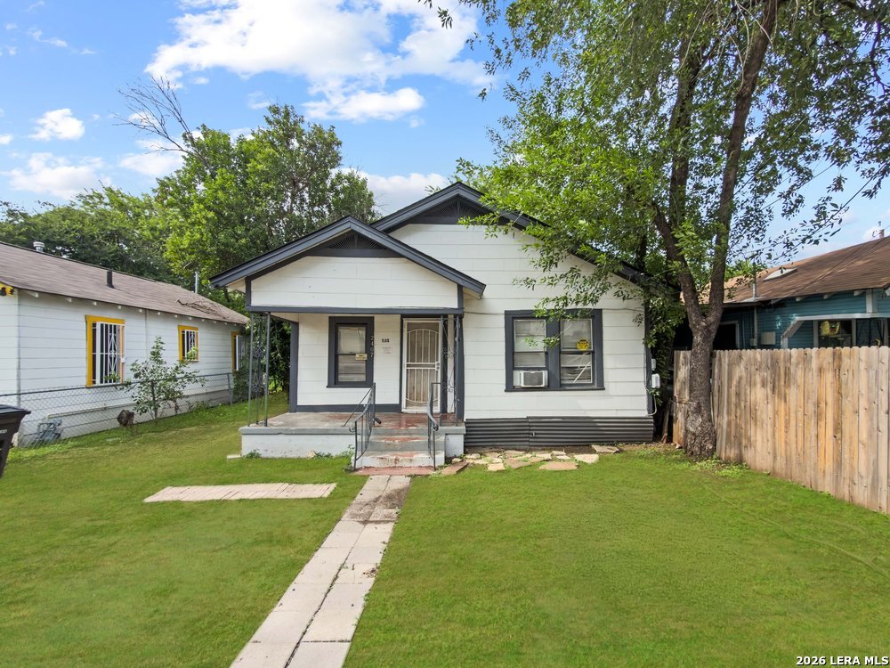 2407 San Fernando