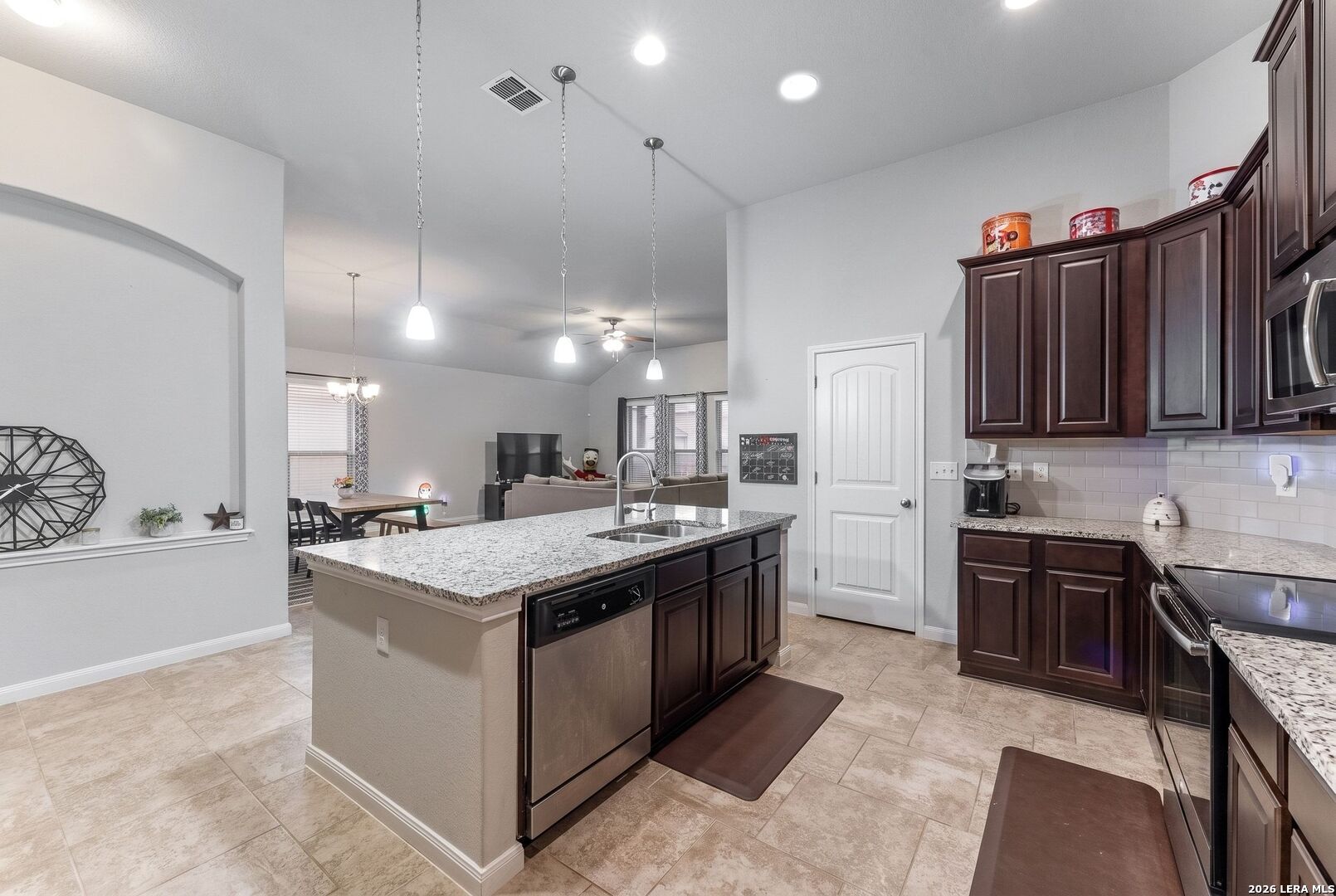 5469 CYPRESS PT