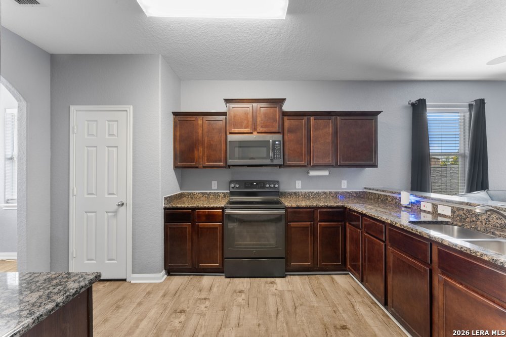 6719 Luckey Tree