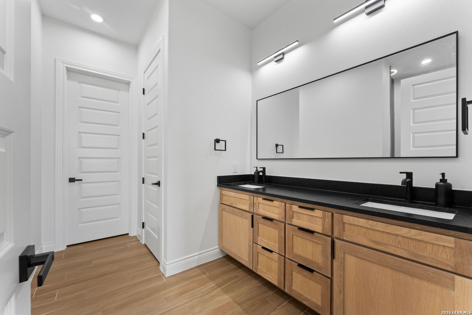 819 Pr 2775
