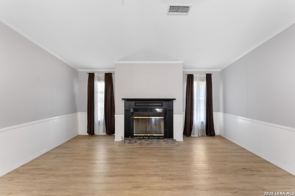576 Wright Dr