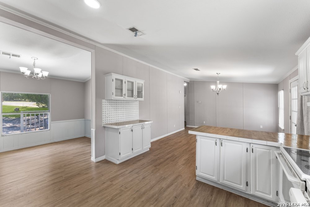 576 Wright Dr