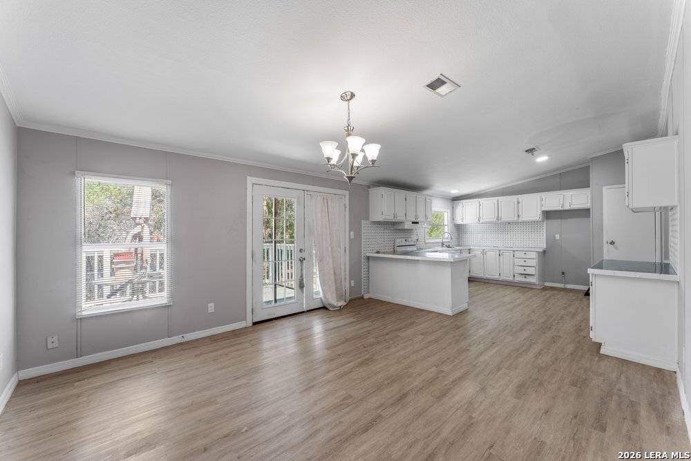 576 Wright Dr