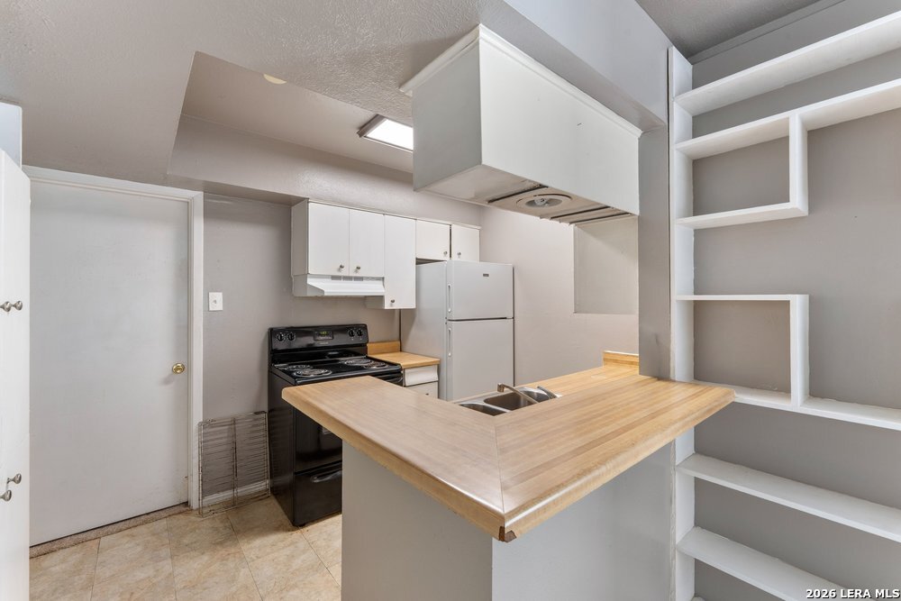 170 De Chantle Rd 706