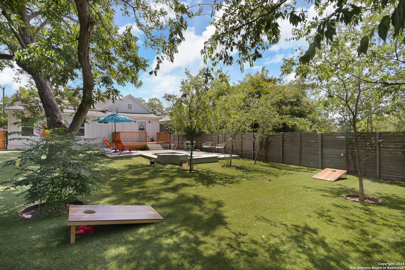 609 DAKOTA ST