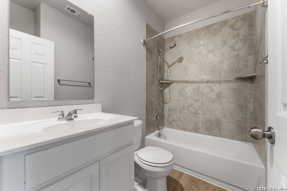 450 Pleasanton Spring