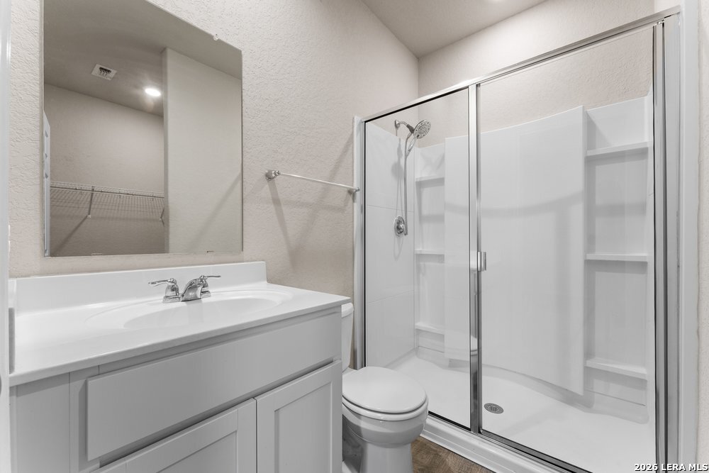 450 Pleasanton Spring
