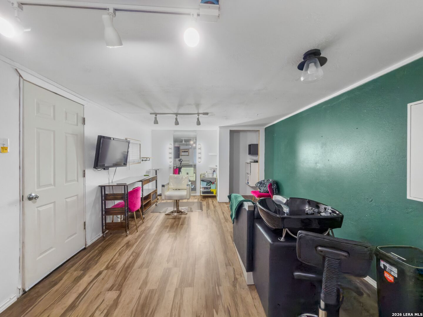359 Pilgrim Dr