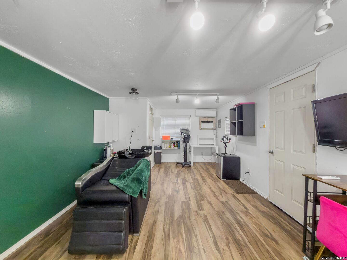 359 Pilgrim Dr