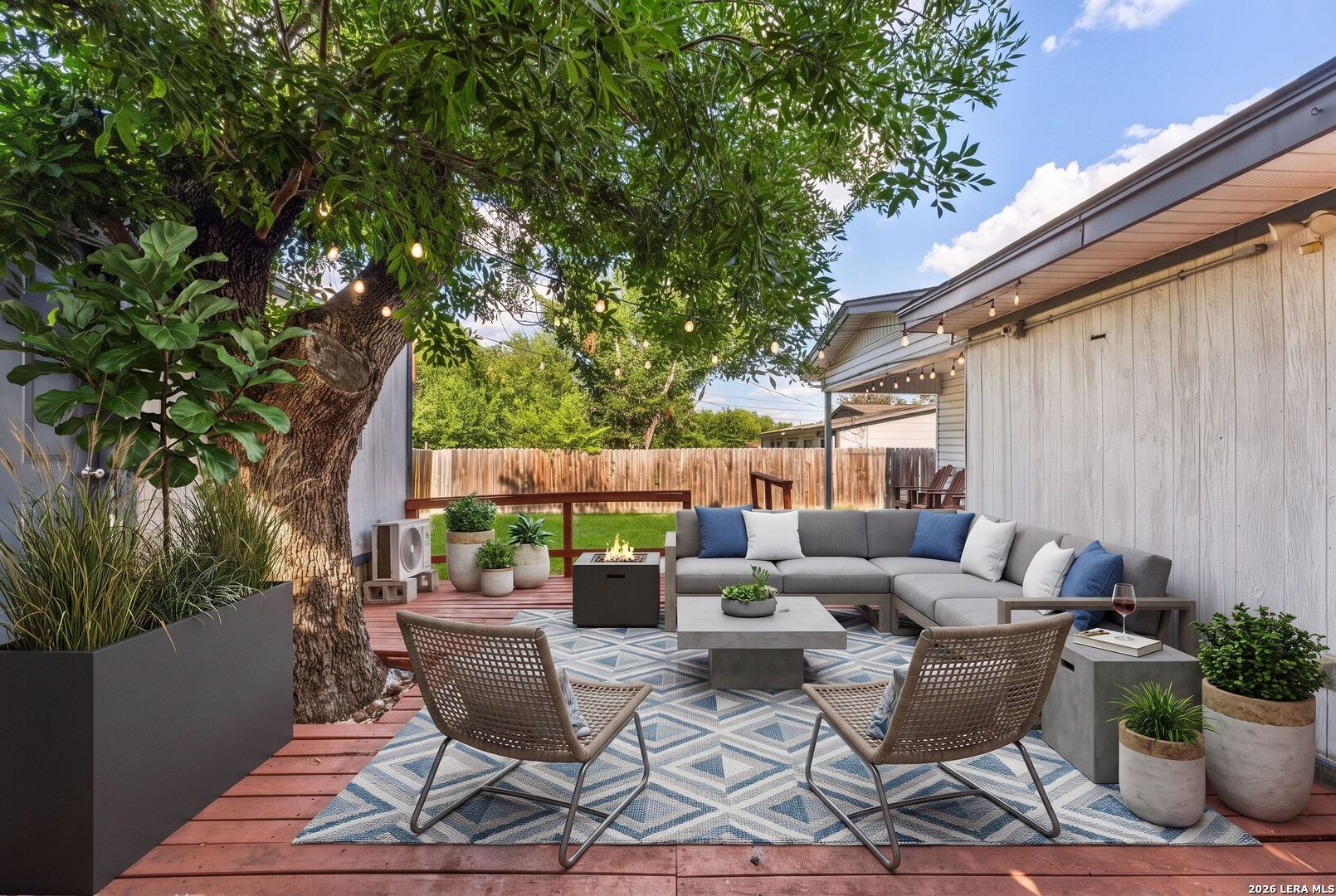 359 Pilgrim Dr