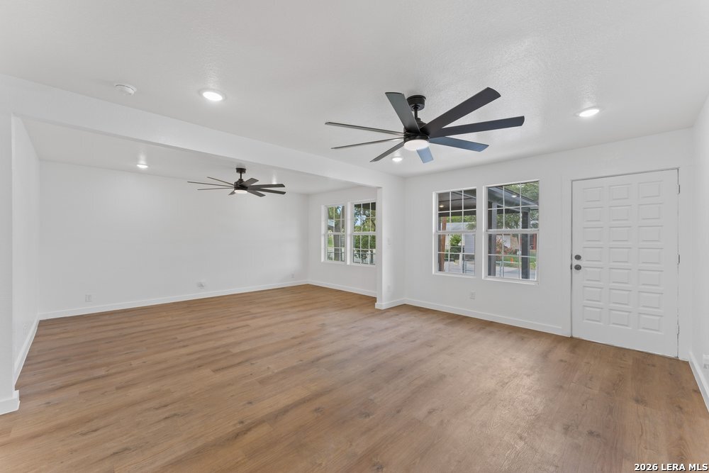 1534 Betty St