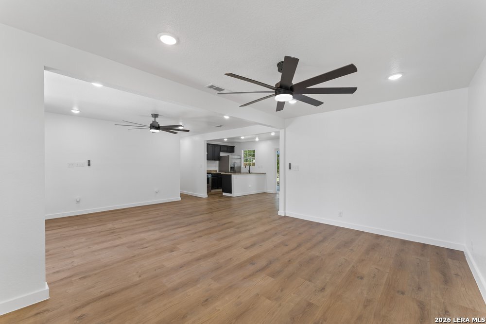 1534 Betty St