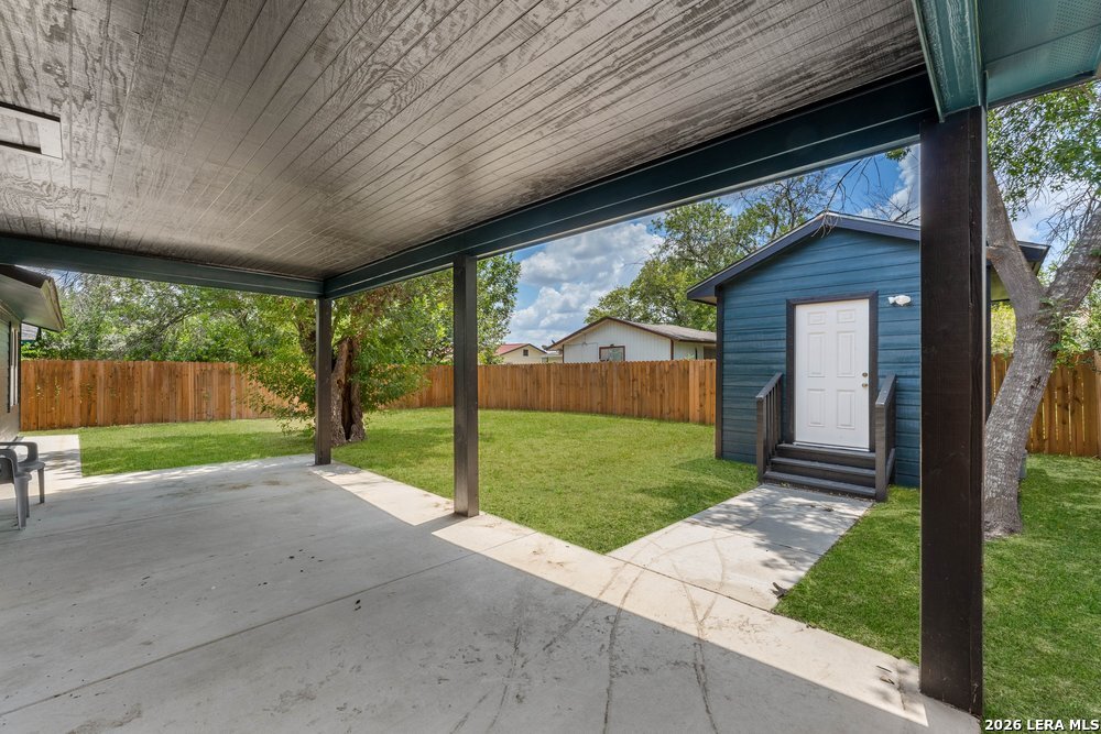 1534 Betty St