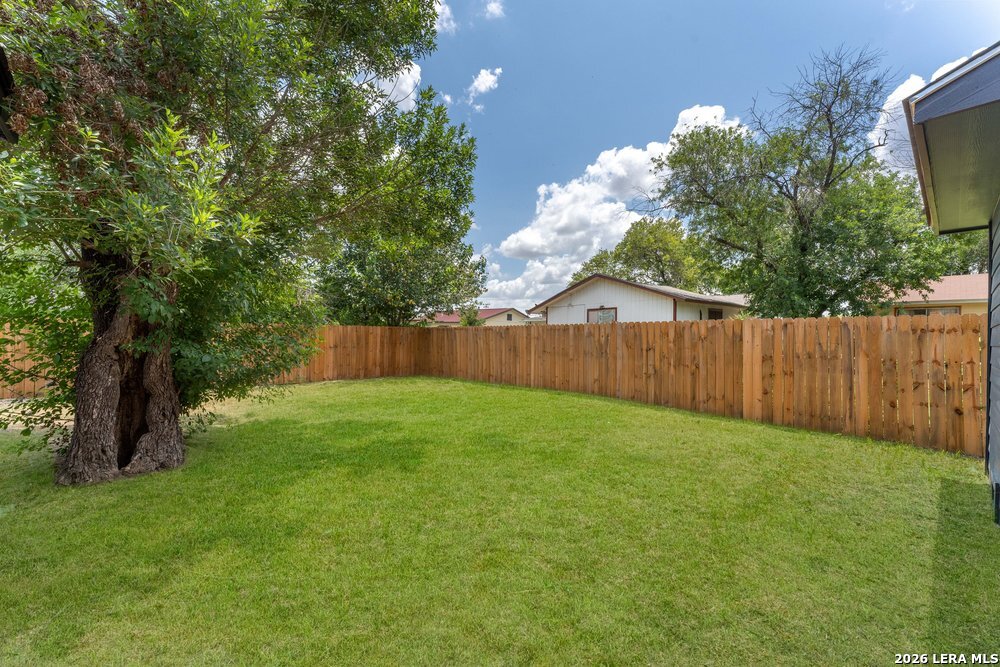 1534 Betty St