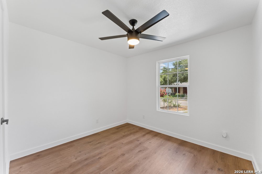 1534 Betty St