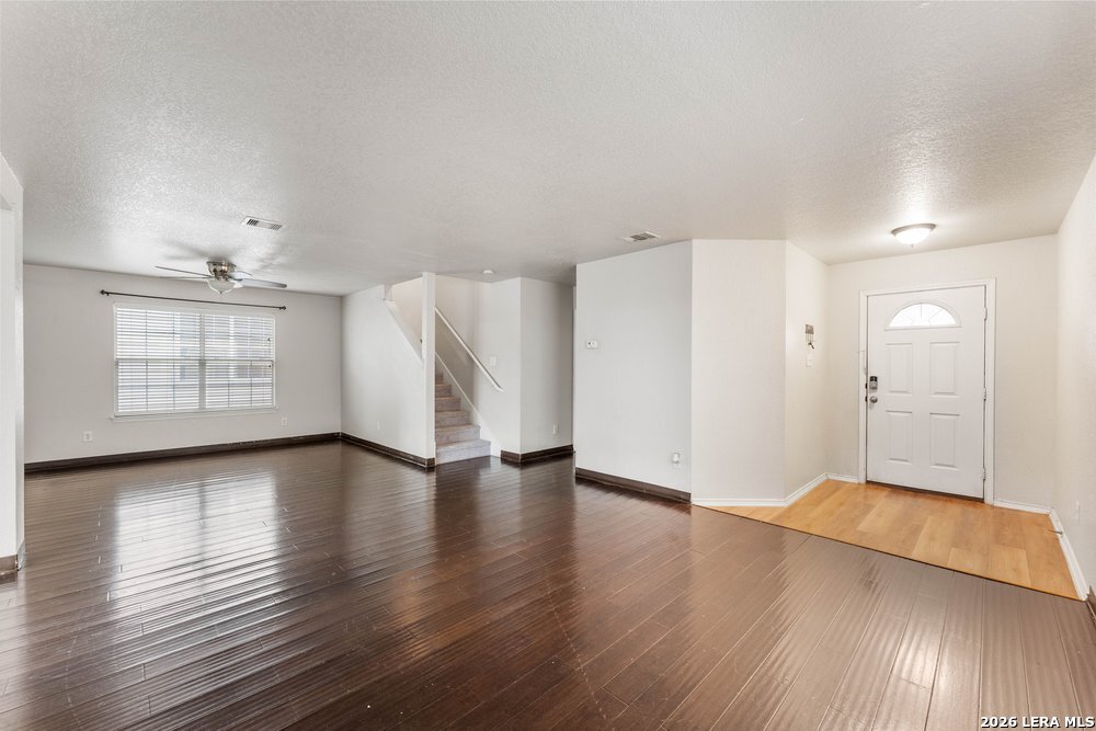 5423 Spring Walk