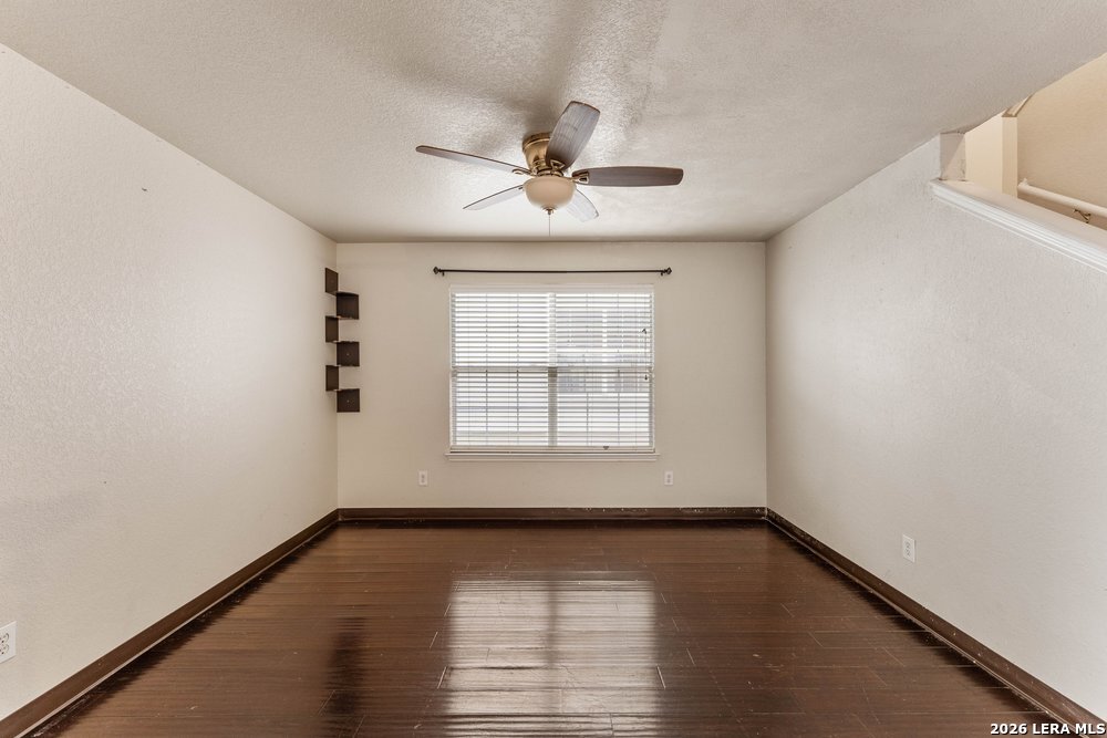 5423 Spring Walk