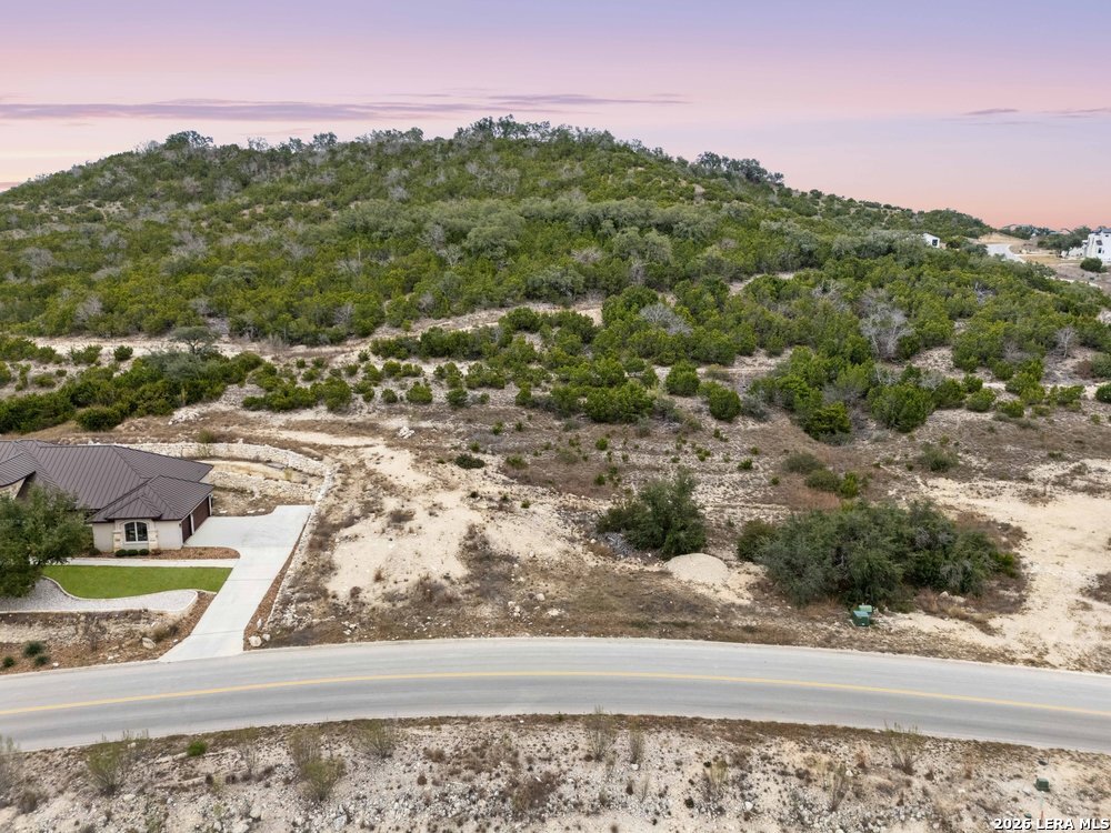 10842 Nina Ridge