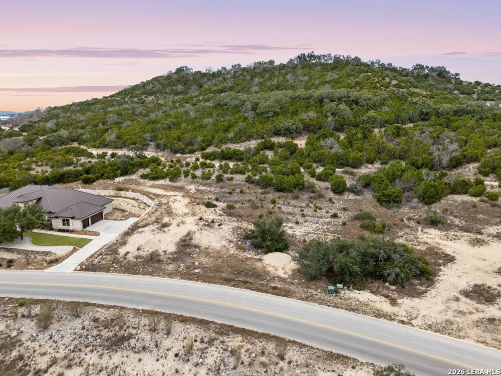 10842 Nina Ridge