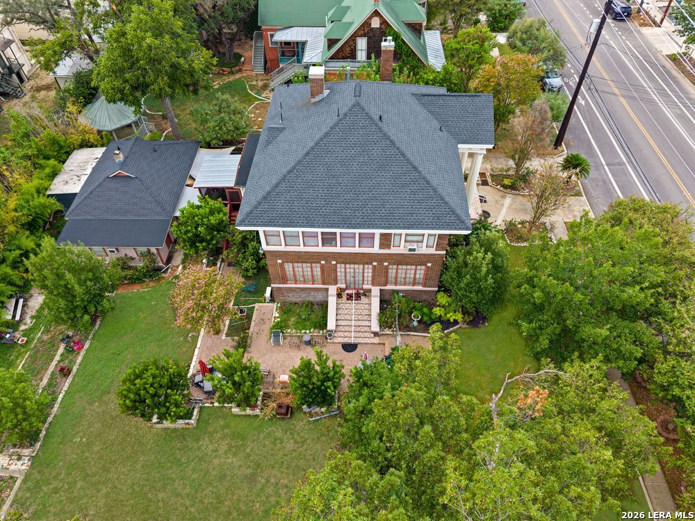 112 E Mistletoe Ave