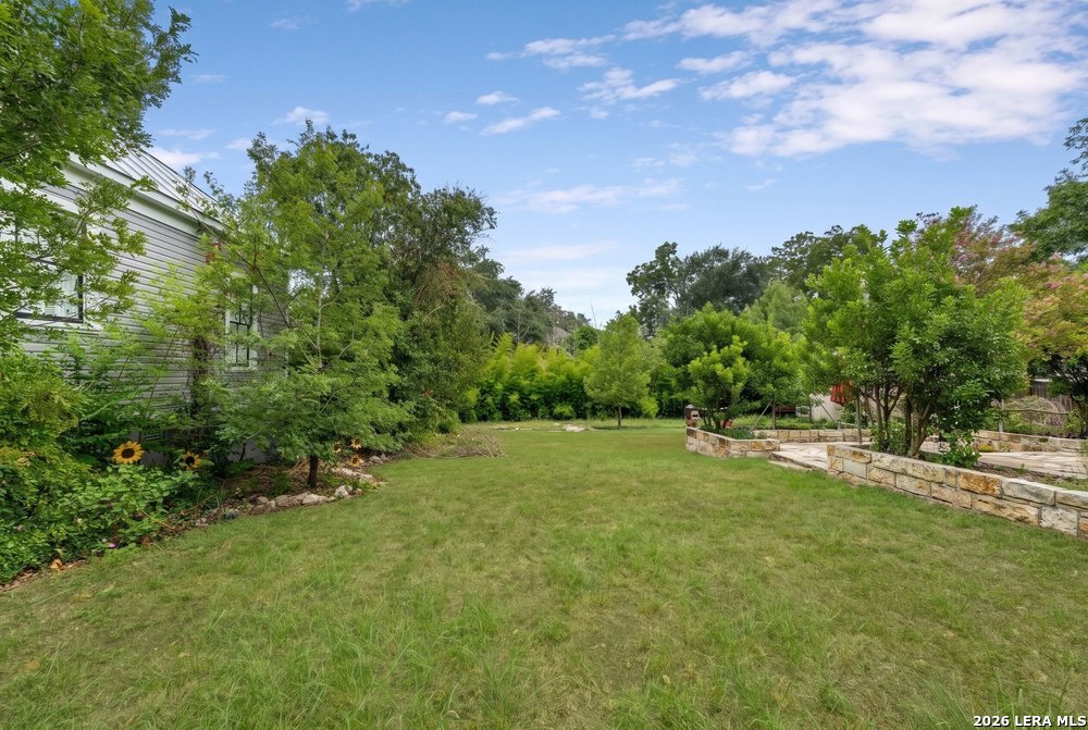 112 E Mistletoe Ave