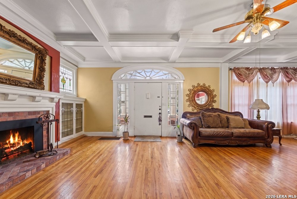 112 E Mistletoe Ave