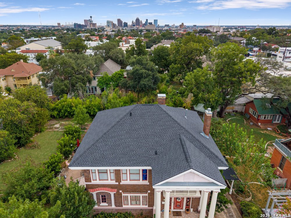 112 E Mistletoe Ave