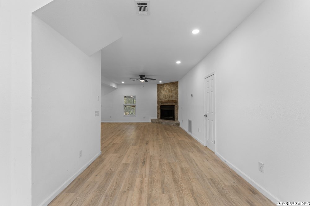 323 Lakeside