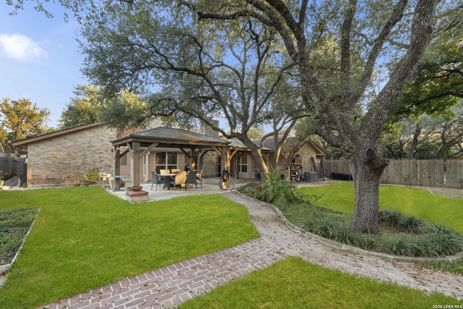 4227 Apple Tree Woods