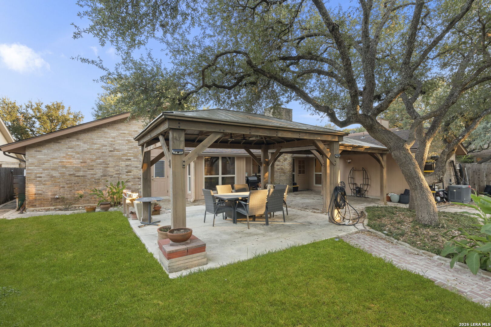 4227 Apple Tree Woods