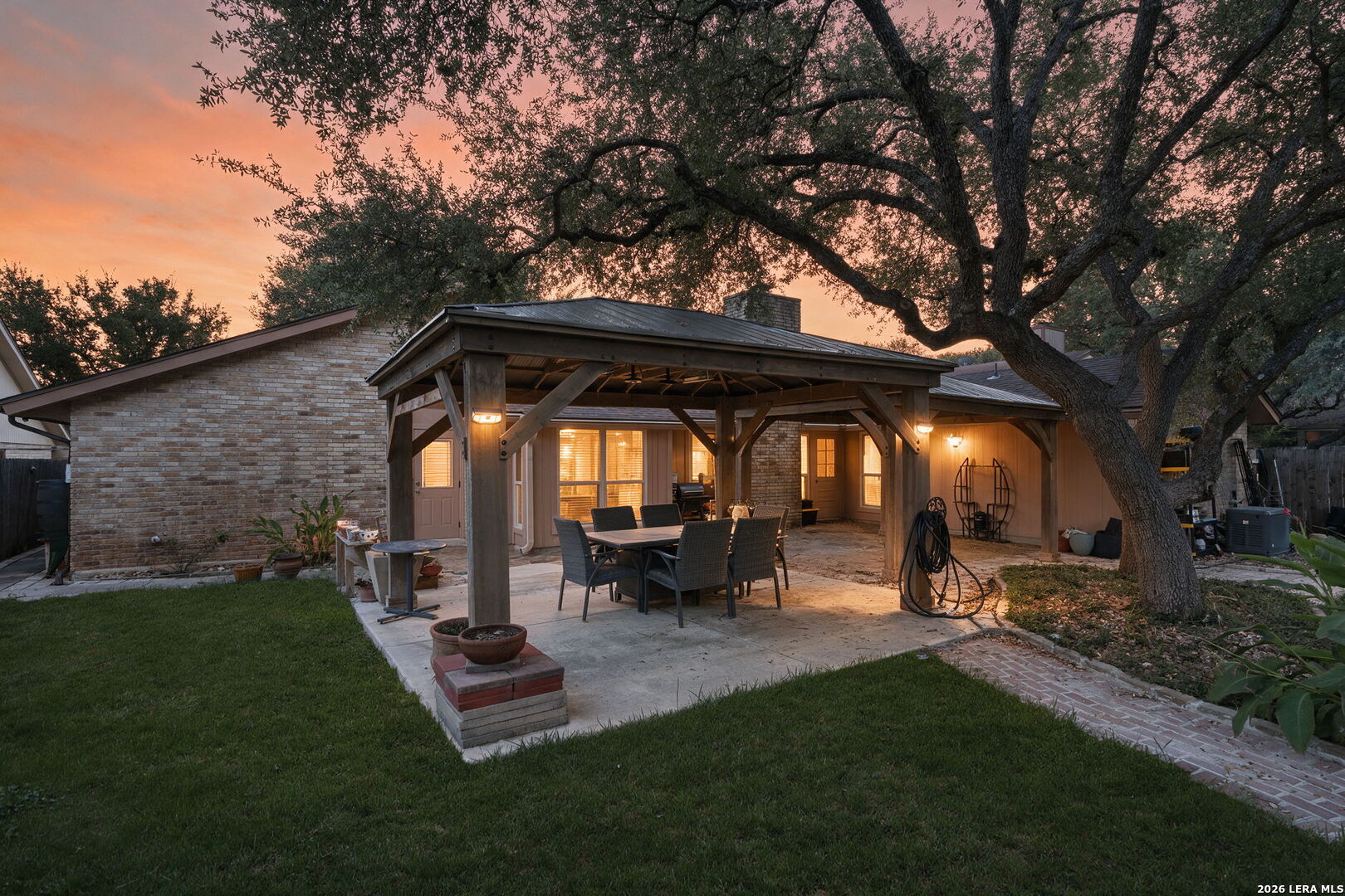 4227 Apple Tree Woods