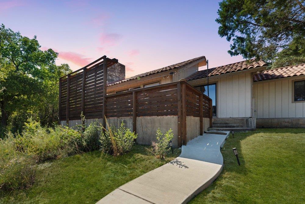 789 Barbara DR