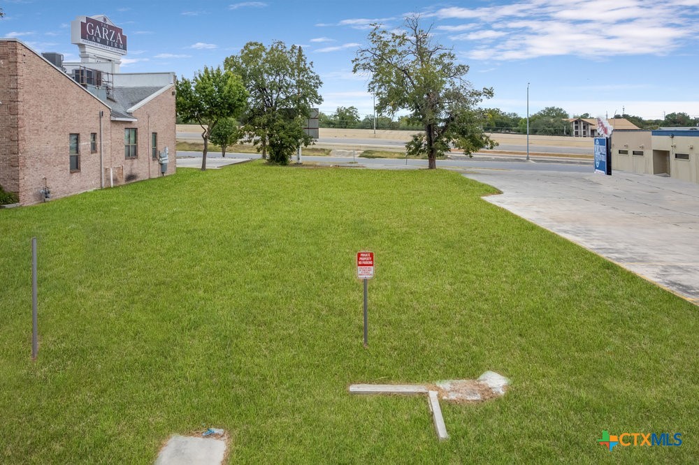 5814 W INTERSTATE 10