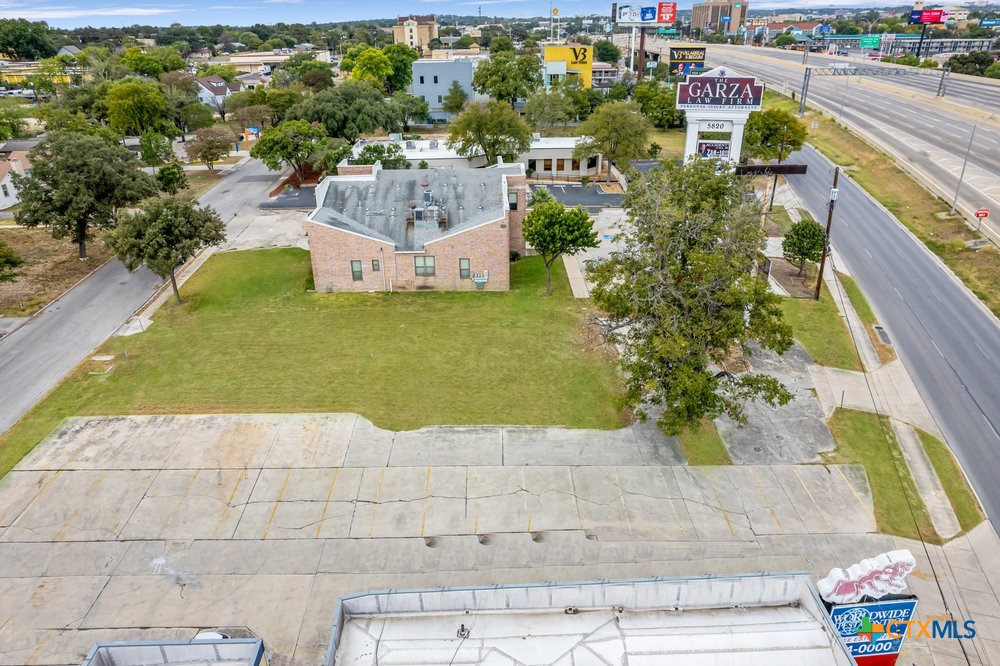 5814 W INTERSTATE 10