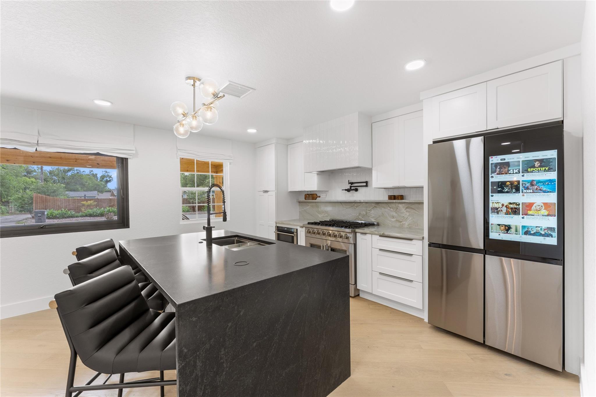 706 Kenilworth BLVD