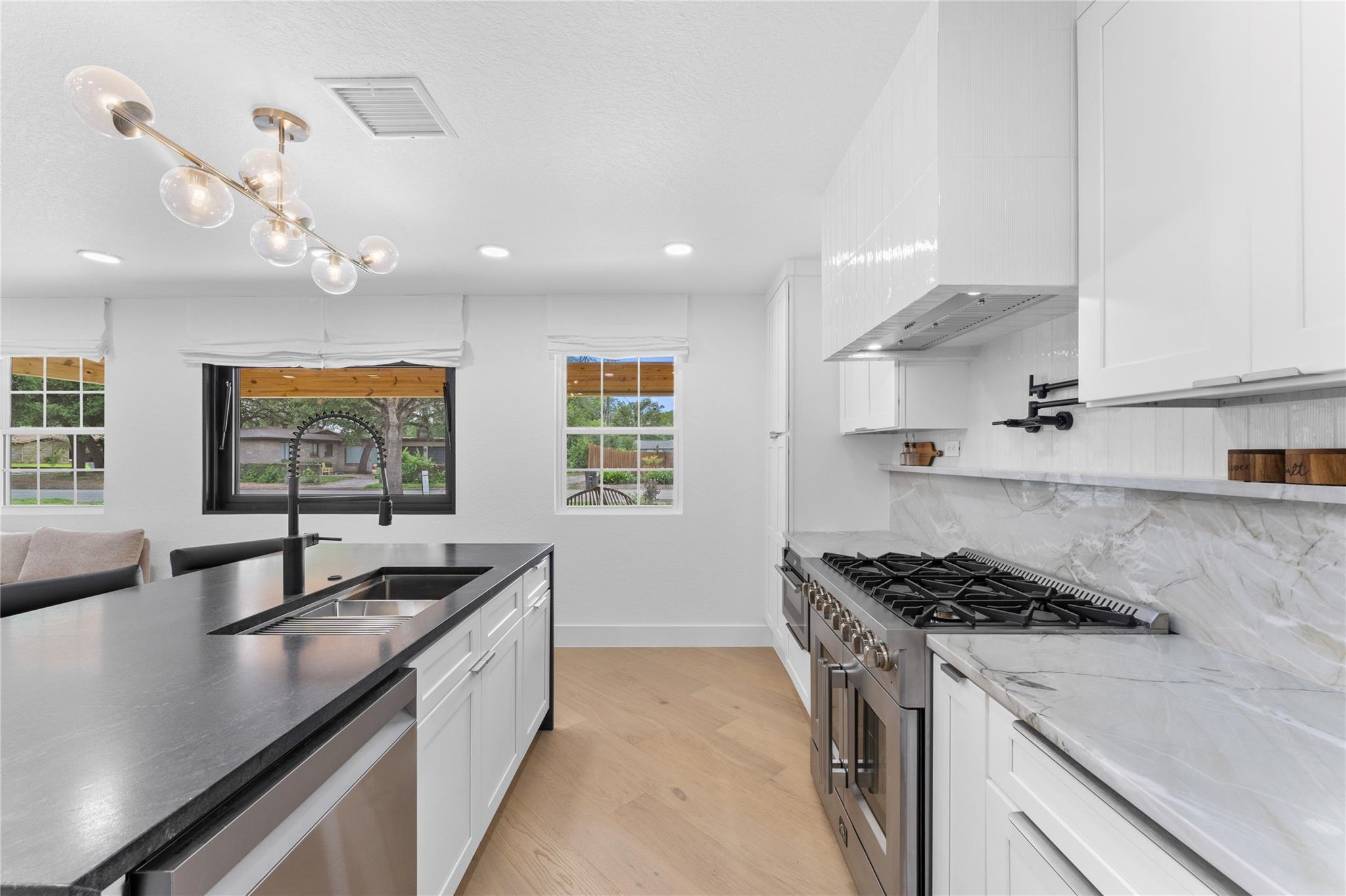 706 Kenilworth BLVD