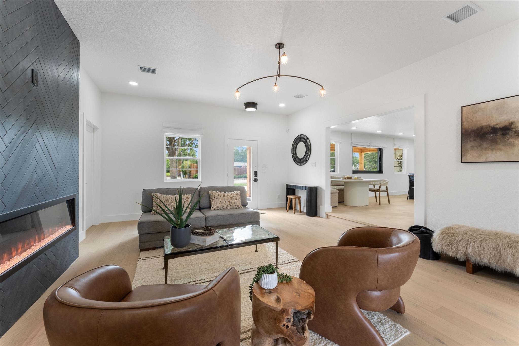 706 Kenilworth BLVD