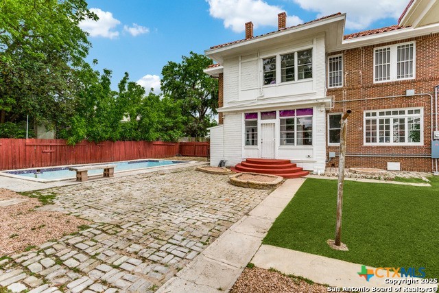 545 Adams Street