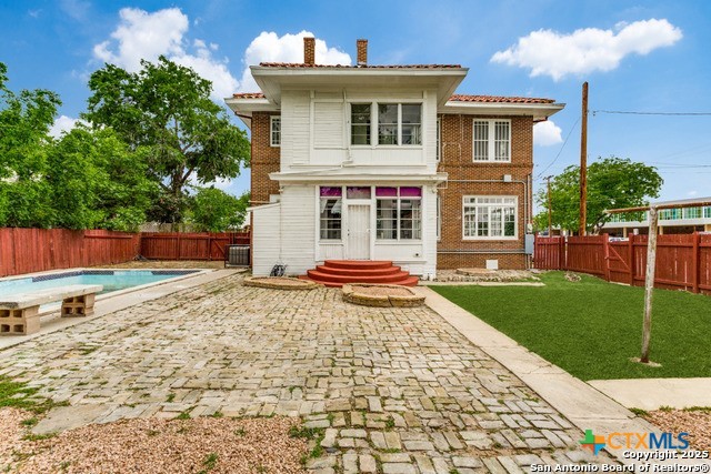 545 Adams Street