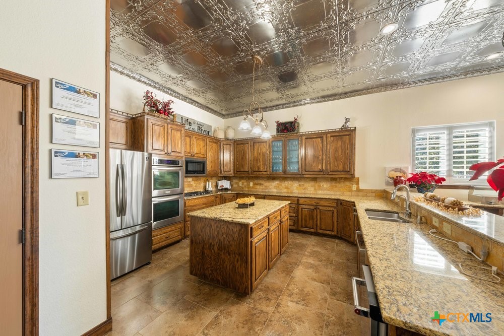 1694 County Road 102