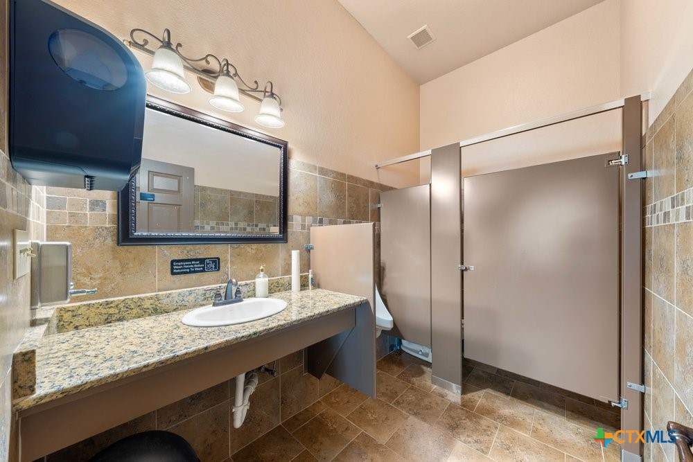 1694 County Road 102