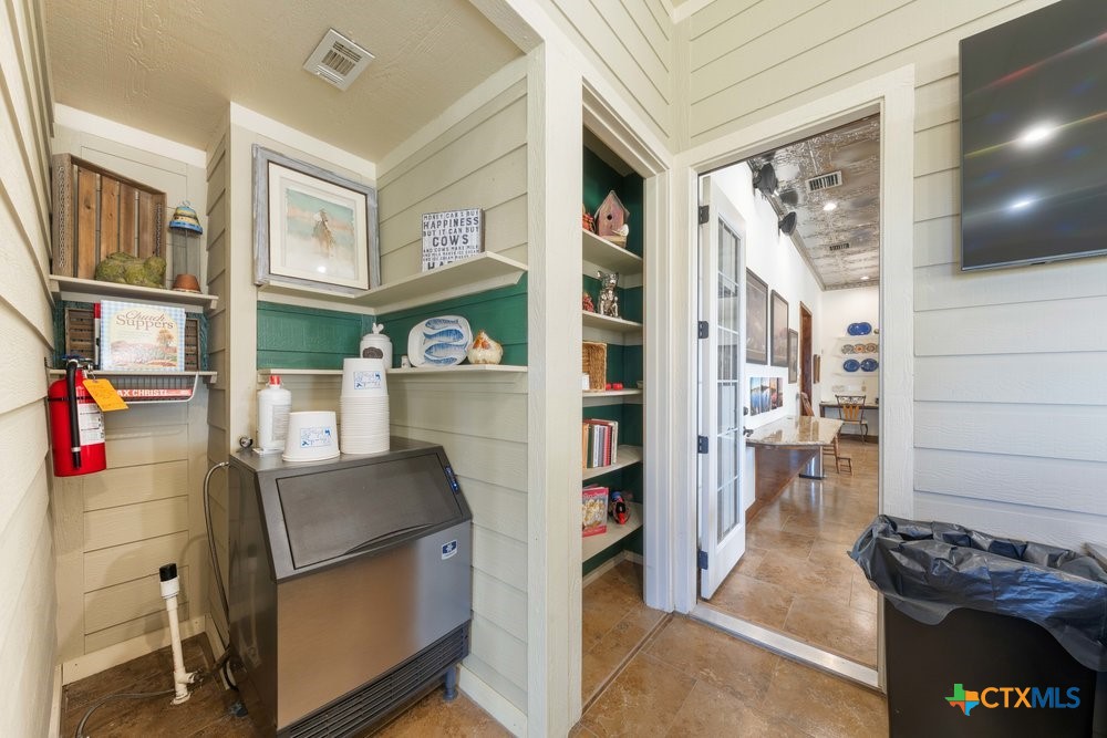 1694 County Road 102