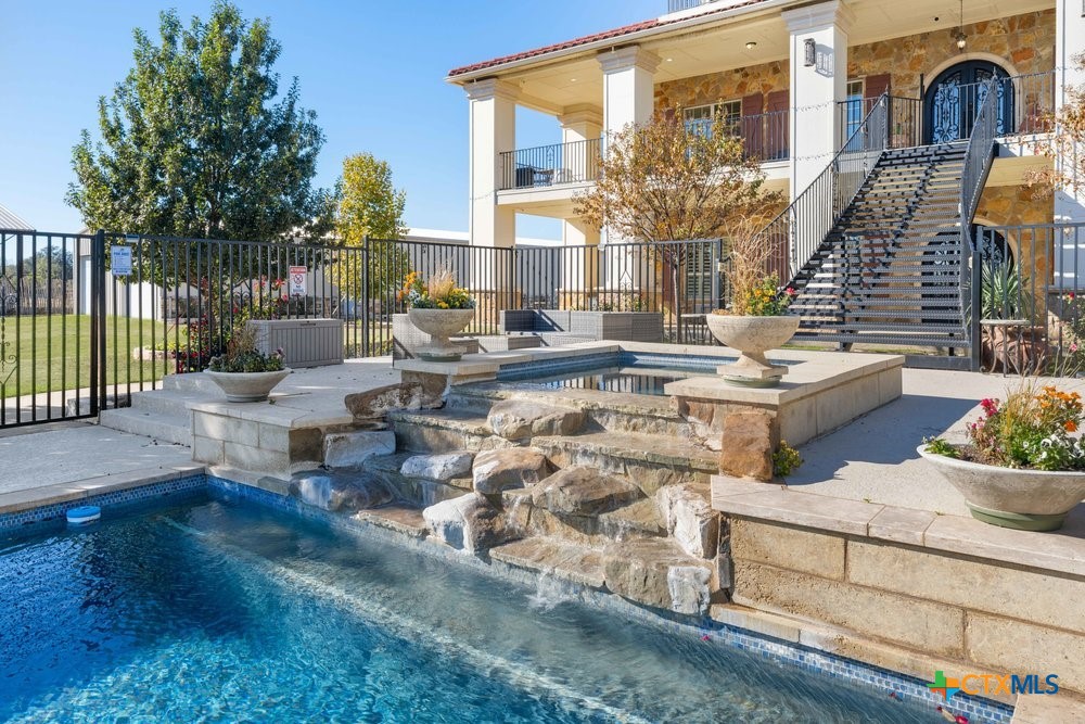 1694 County Road 102